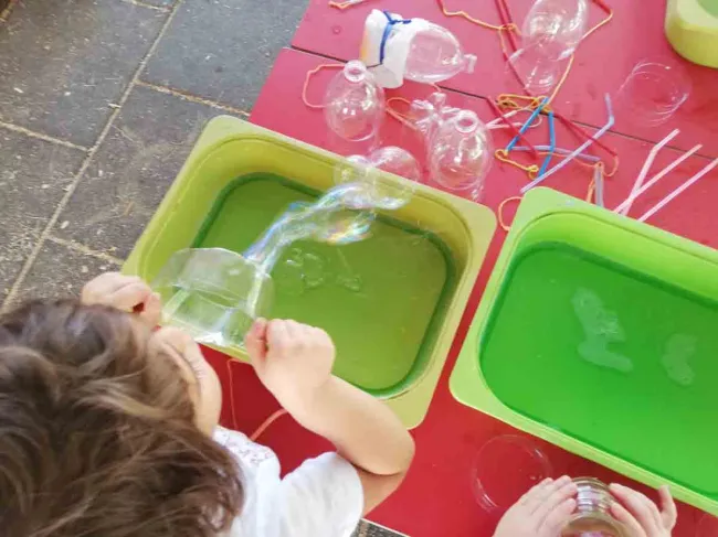 Laboratorio animazione bolle di sapone